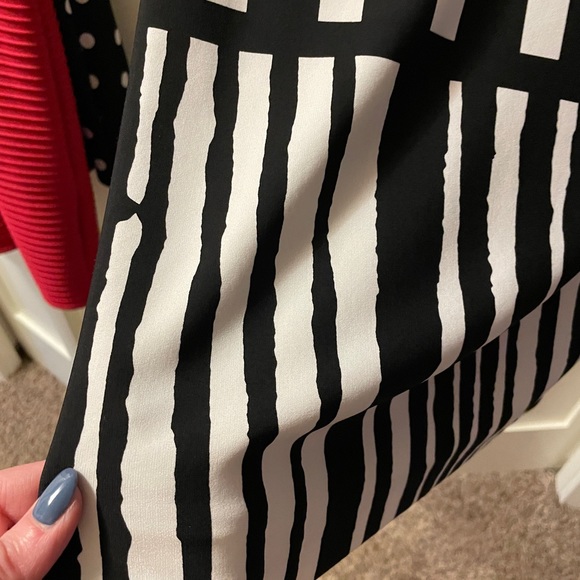 Joseph Ribkoff size 4 midi black & white Geometric design dress - Picture 6 of 11